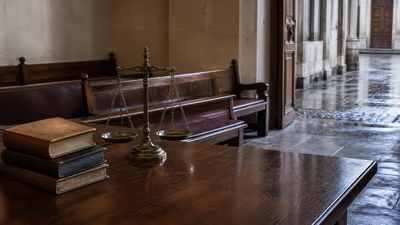 Auxilio Judicial en Cataluña 2026: Modificación de Oferta de Plazas