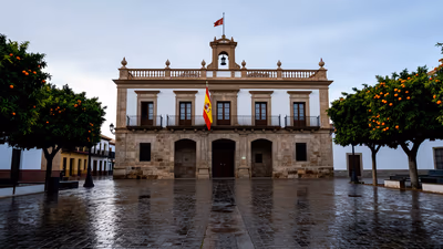 Oposiciones Trabajador Social Ayuntamiento de Elda 2026: 4 plazas