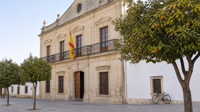 Plaza de Arquitecto Técnico en San Juan del Puerto 2026
