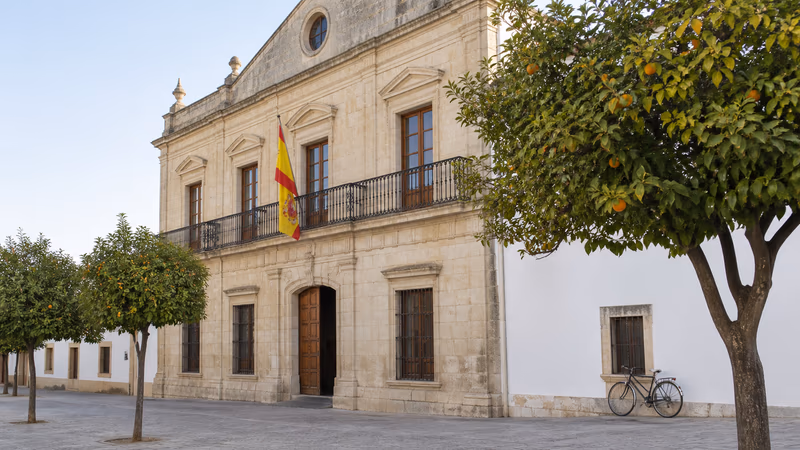 Plaza de Arquitecto Técnico en San Juan del Puerto 2026