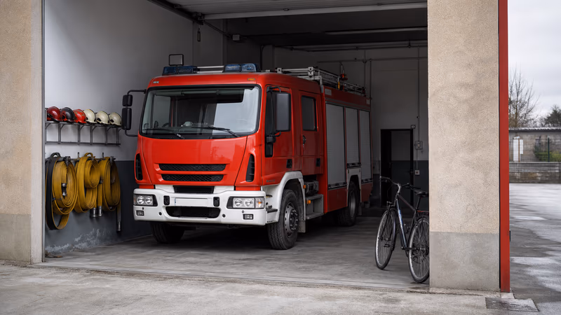 Suboficiales Bomberos Forestales Andalucía 2026: Vacantes Promoción Interna